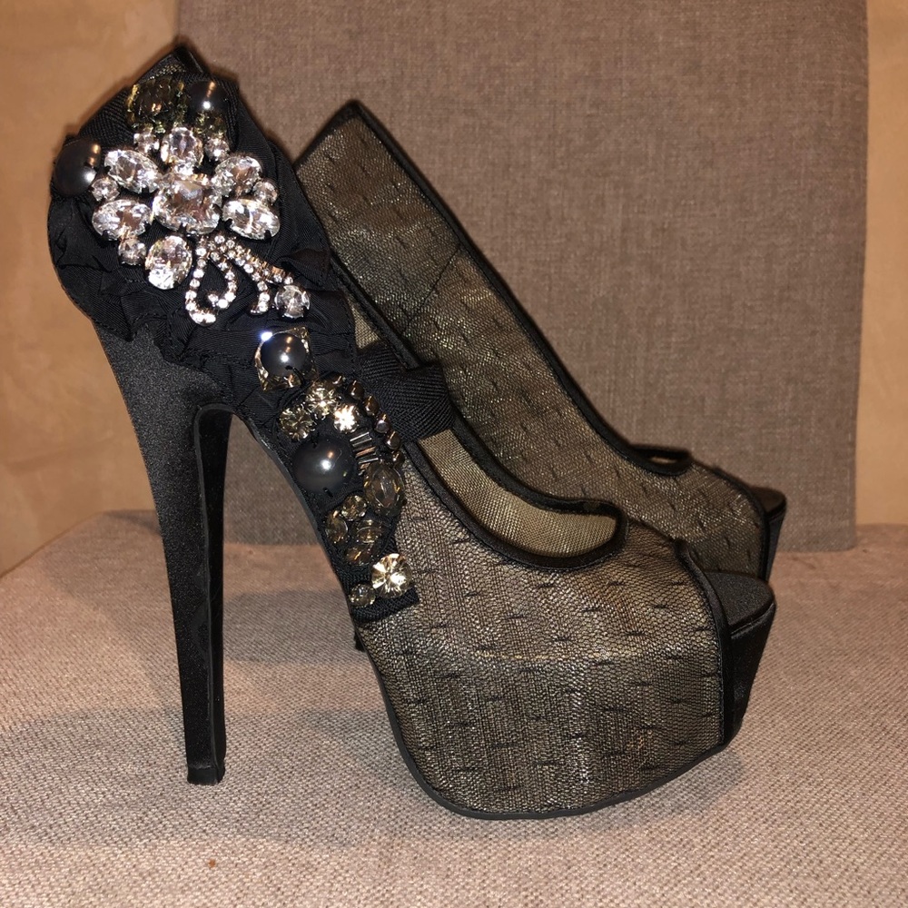 Black Pumps with Embellishments Size 6.5